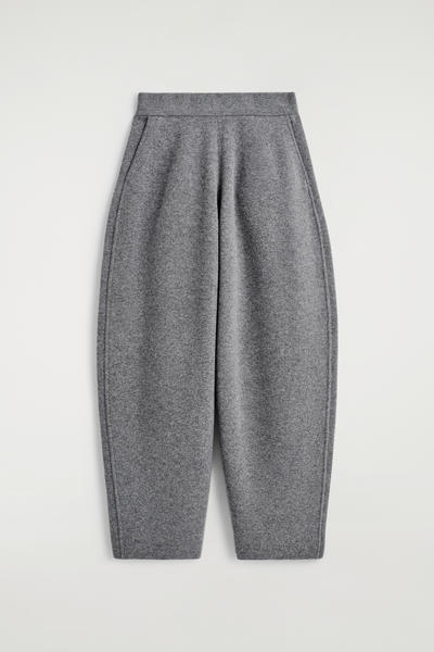 COS メリノウールバレルレッグパンツ