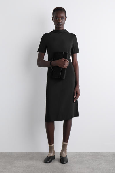 COS 透け感のあるリブ編みソックス