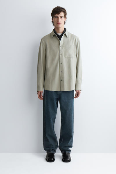 COS オーバーサイズ ブラッシュドコットンブレンドシャツ