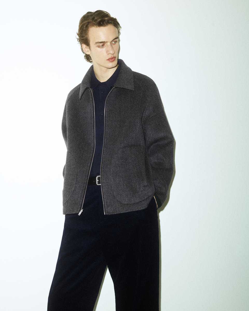 COS オーバーサイズ ブラッシュドコットンブレンドシャツ