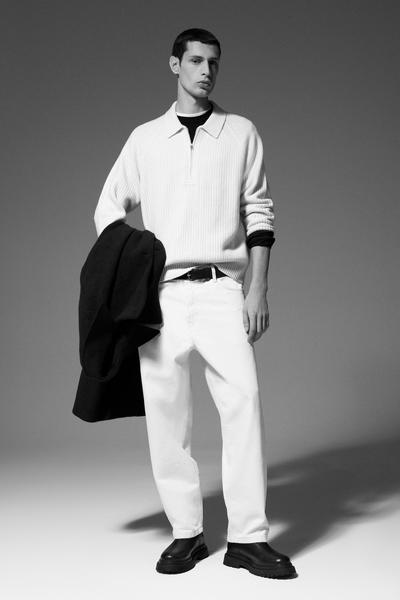 COS 襟付きメリノウールハーフジップセーター