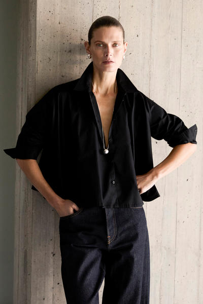 COS オーバーサイズフレアコットンシャツ