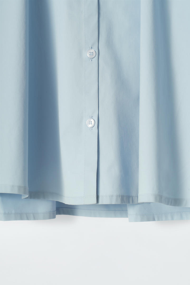 COS オーバーサイズフレアコットンシャツ