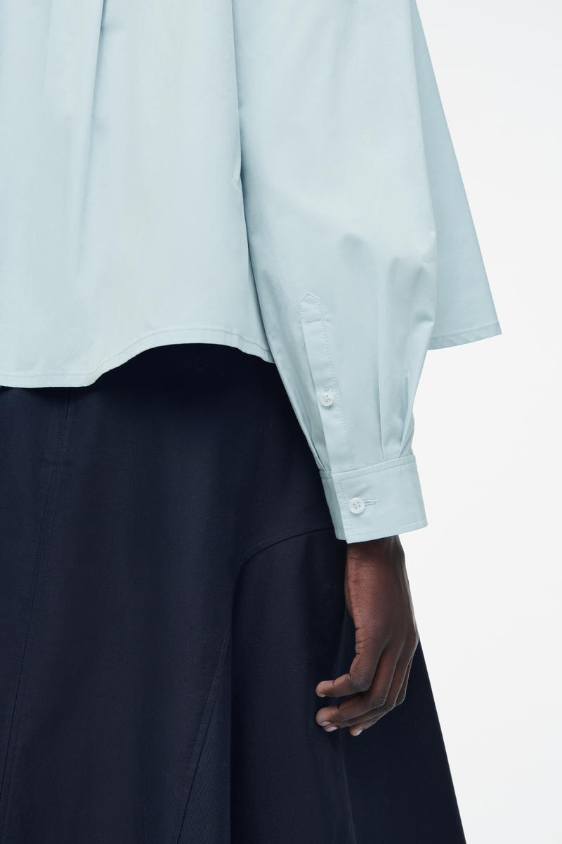 COS オーバーサイズフレアコットンシャツ