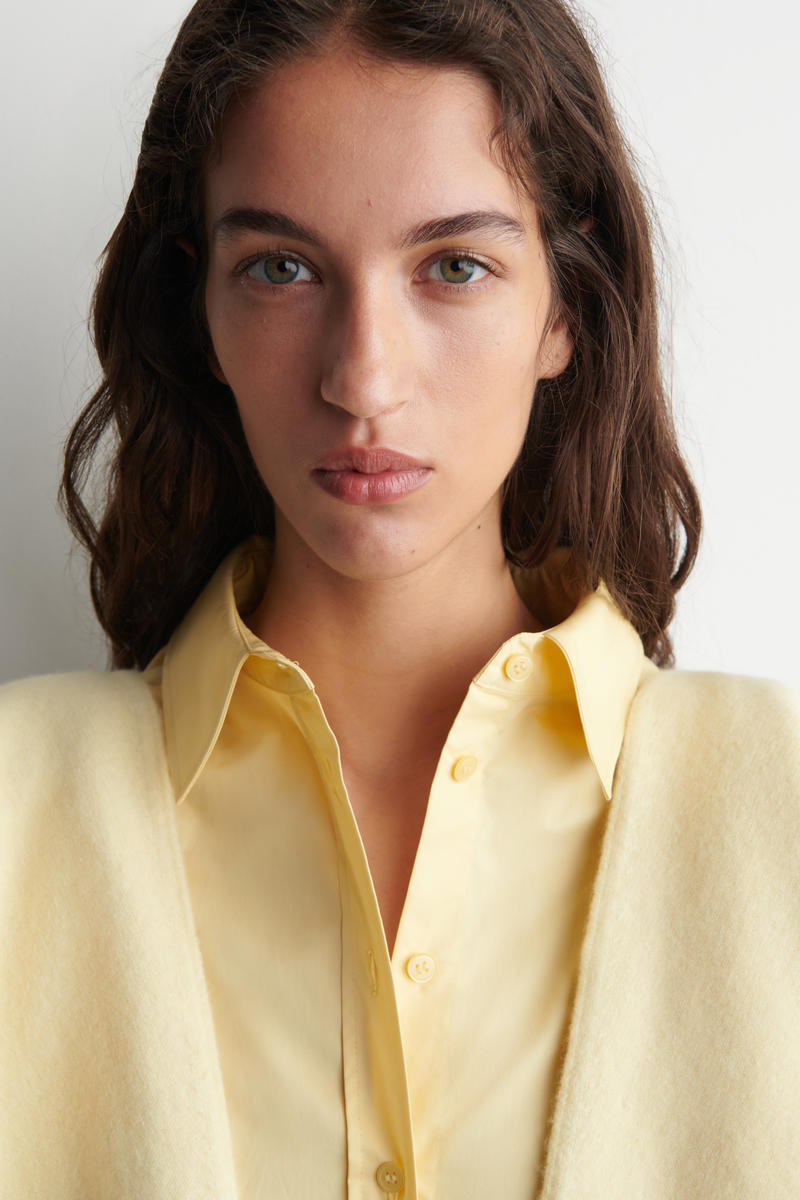 COS リラックスフィット コットンシャツ