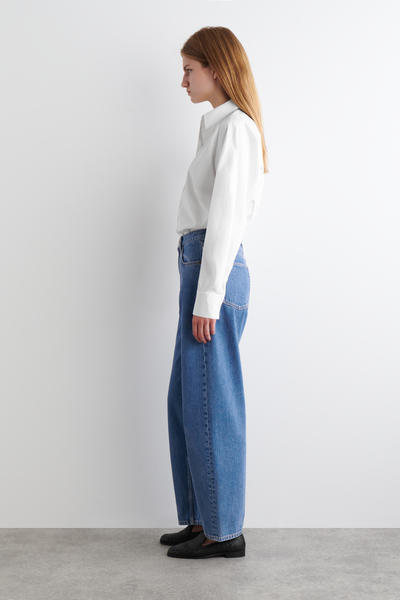 COS BAYバレルレッグジーンズ