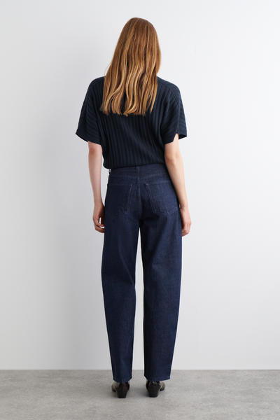 COS BAYバレルレッグジーンズ