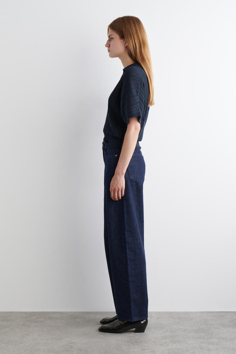 COS BAYバレルレッグジーンズ