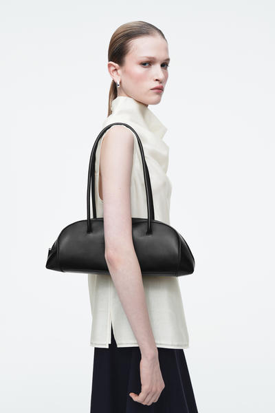 COS イーストサイドボウリングバッグ - レザー