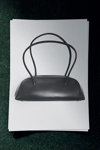 COS イーストサイドボウリングバッグ - レザー