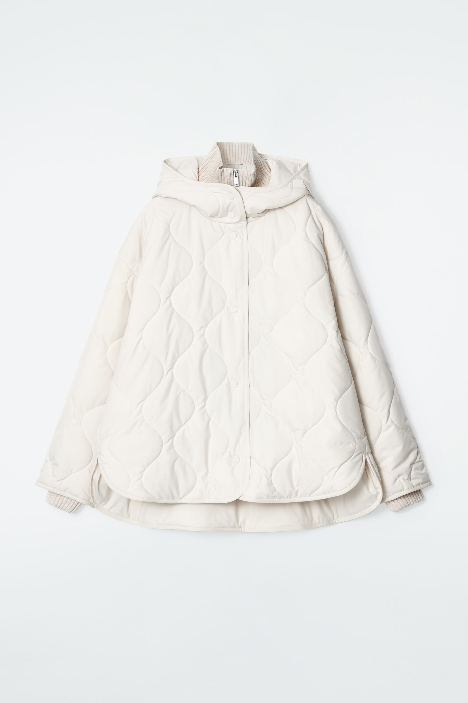 QUILTED HOODED FUNNEL-NECK JACKET キルティングフード付きジャケット