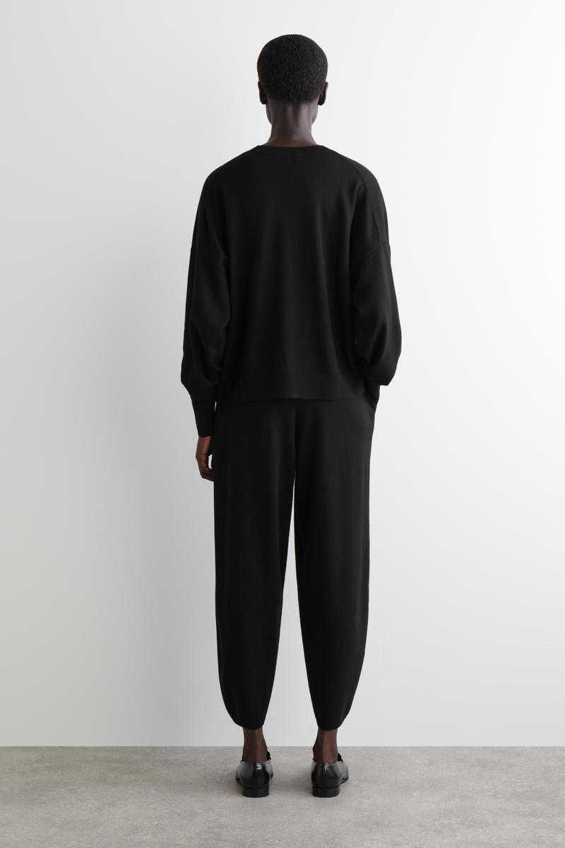 MERINO WOOL BARREL-LEG TROUSERS メリノウールバレルレッグパンツ