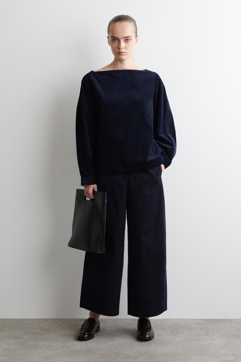 COS コーデュロイバレルレッグパンツ