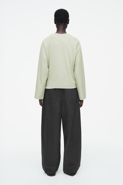 COS ボクシー長袖Tシャツ