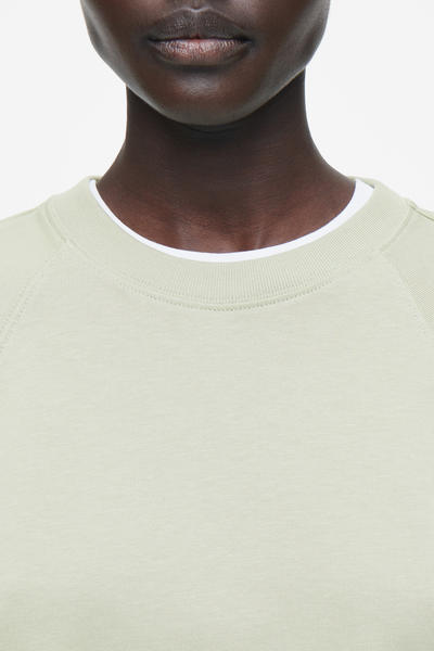 COS ボクシー長袖Tシャツ