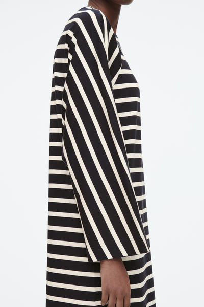 COS ジャージーミディコラムワンピース