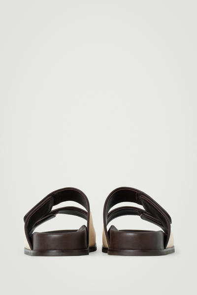 COS リネンダブルストラップサンダル