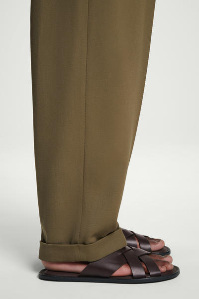 COS ウーブンレザーサンダル