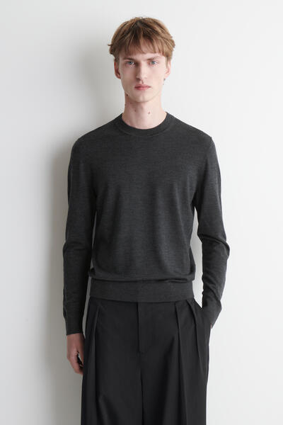 SLIM MERINO WOOL CREW-NECK JUMPER