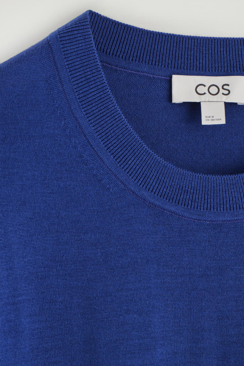 COS メリノウールクルーネックセーター