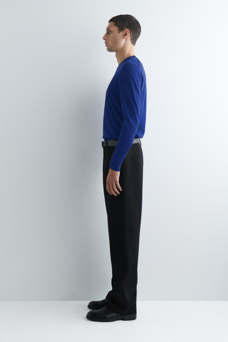 COS メリノウールクルーネックセーター