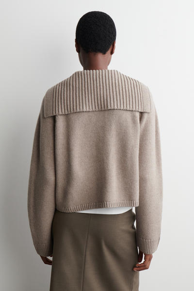 COS セーラーカラーウールカーディガン