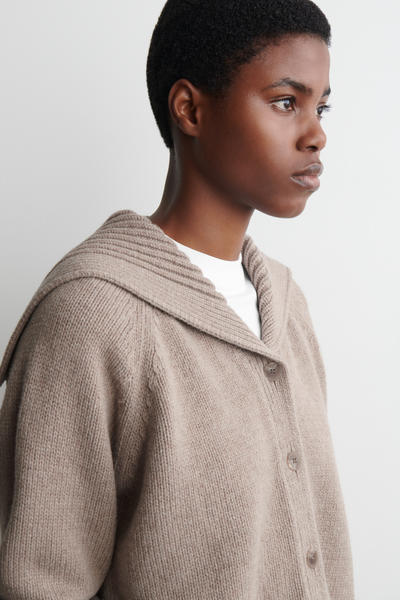 COS セーラーカラーウールカーディガン