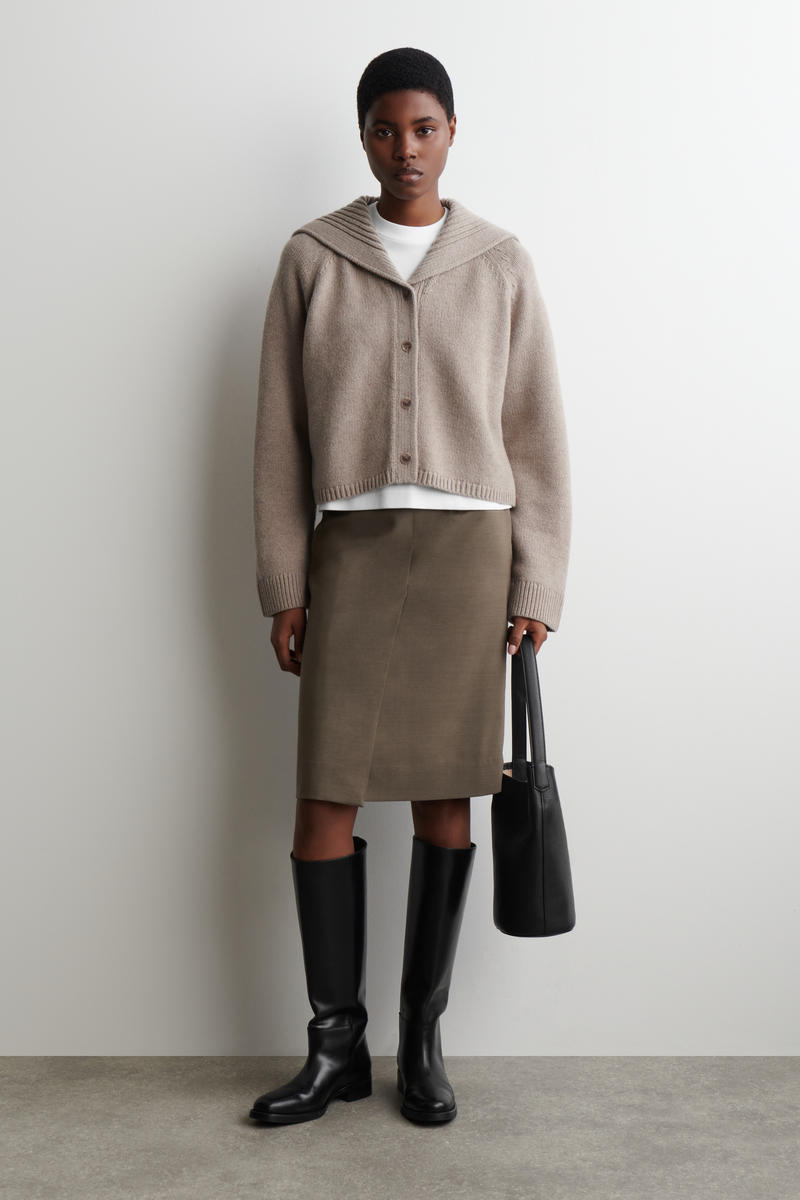 COS セーラーカラーウールカーディガン