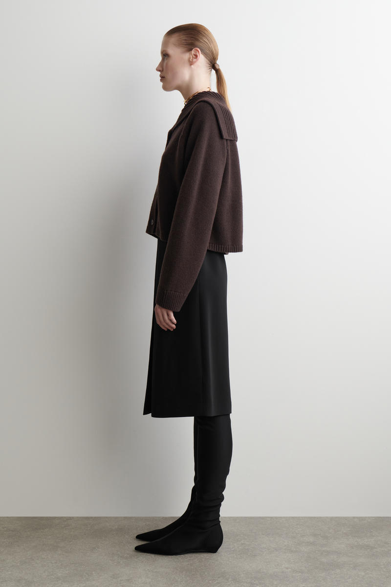 COS セーラーカラーウールカーディガン