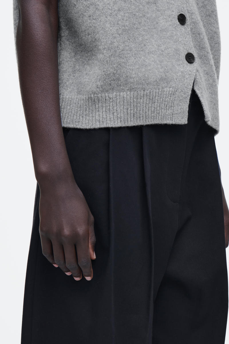 RELAXED COTTON WIDE-LEG TROUSERS リラックスフィット コットンワイド