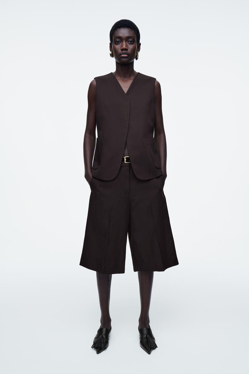 COS リネンブレンドラップフロントベスト