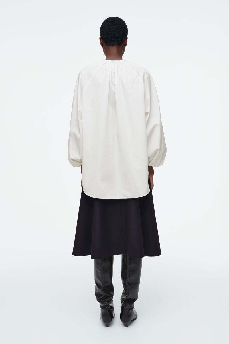 COS バルーンスリーブブラウス