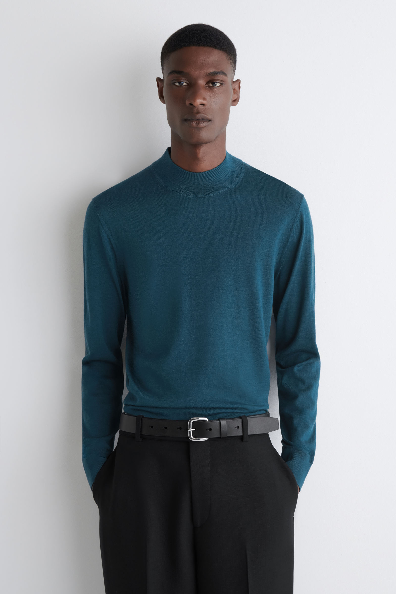 MERINO WOOL MOCK-NECK JUMPER メリノウールモックネックセーター