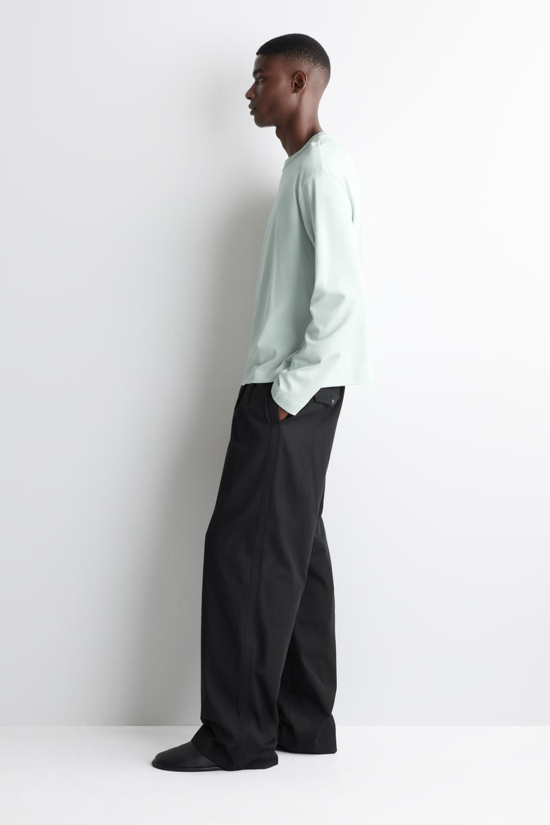 COS リラックスジャージーインターロックロングスリーブTシャツ