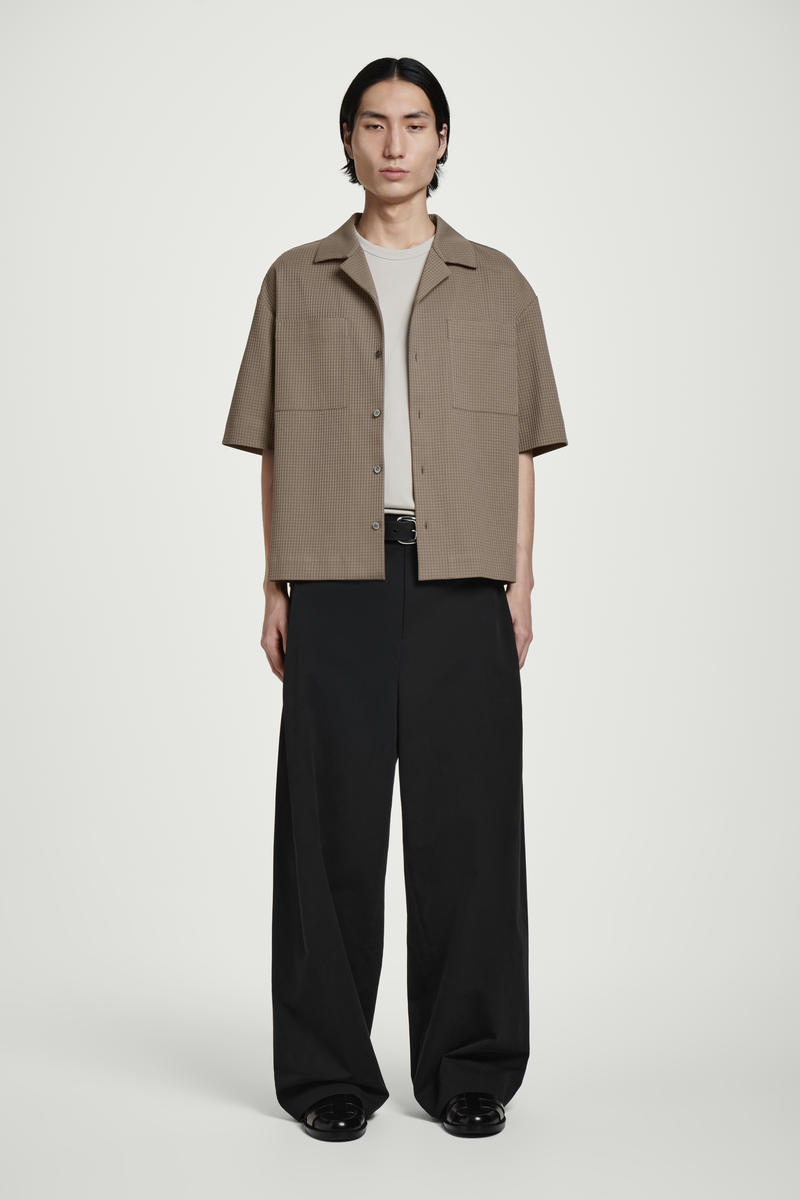 COS オーバーサイズテクスチャーコットンリゾートシャツ