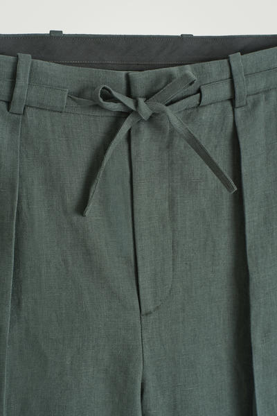 COS テーラードドローストリングリネンショートパンツ