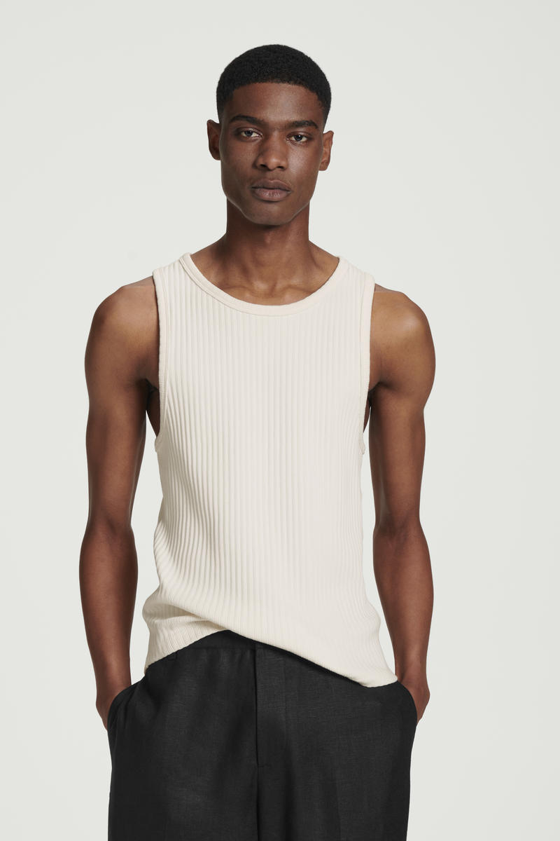 COS スリムフィット リブコットンタンクトップ