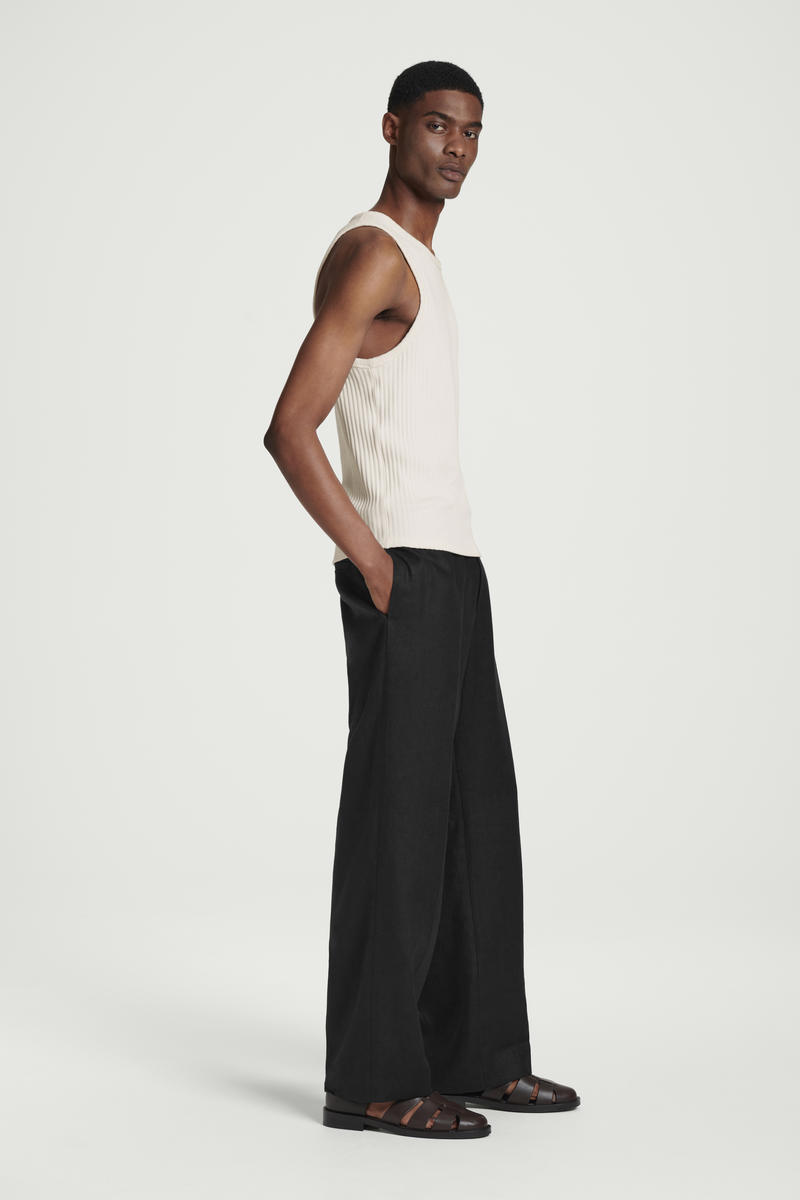 COS スリムフィット リブコットンタンクトップ