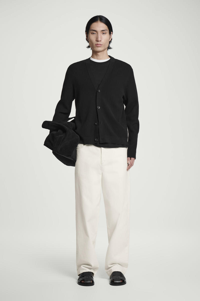 COS コットンニットVネックカーディガン