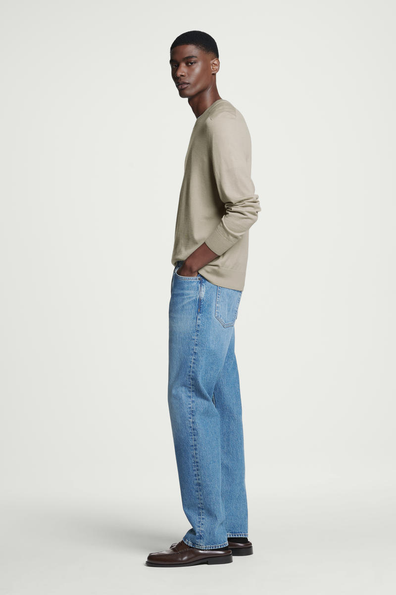 COS ファインニットカシミヤクルーネックセーター