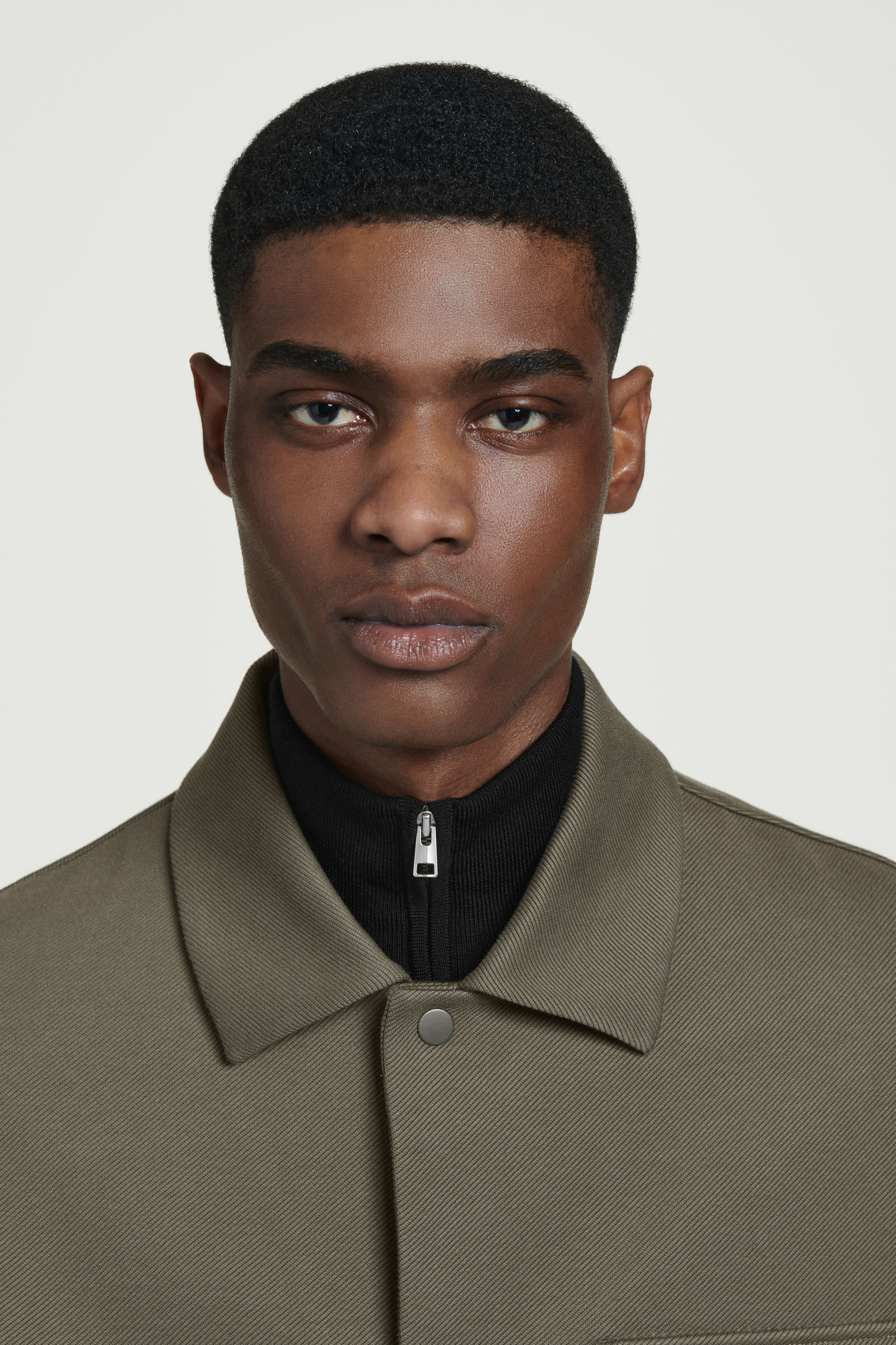 cos コス シャツジャケット ネイビー 紺 XL新品 比翼仕立て 軽アウター cos コス シャツジャケット ネイビー 紺 XL新品 比翼仕立て 軽