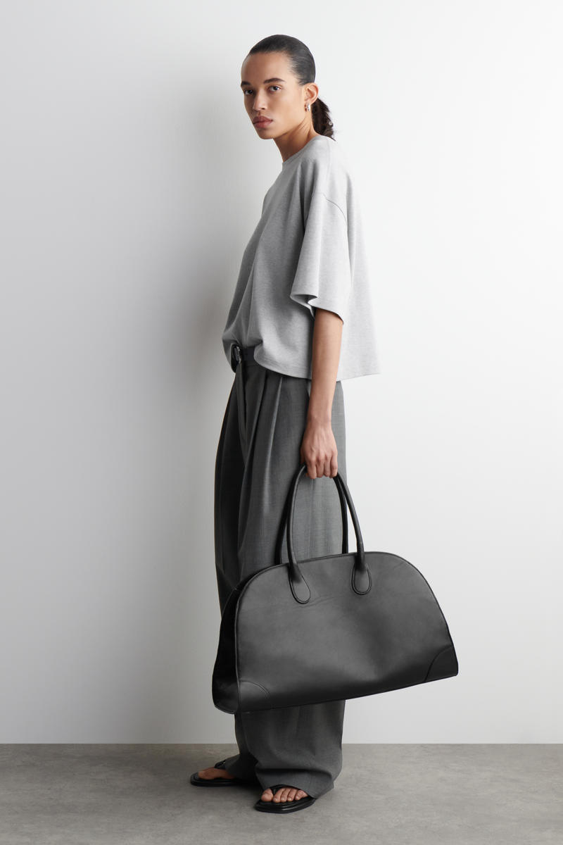 COS オーバーサイズ ボクシーTシャツ