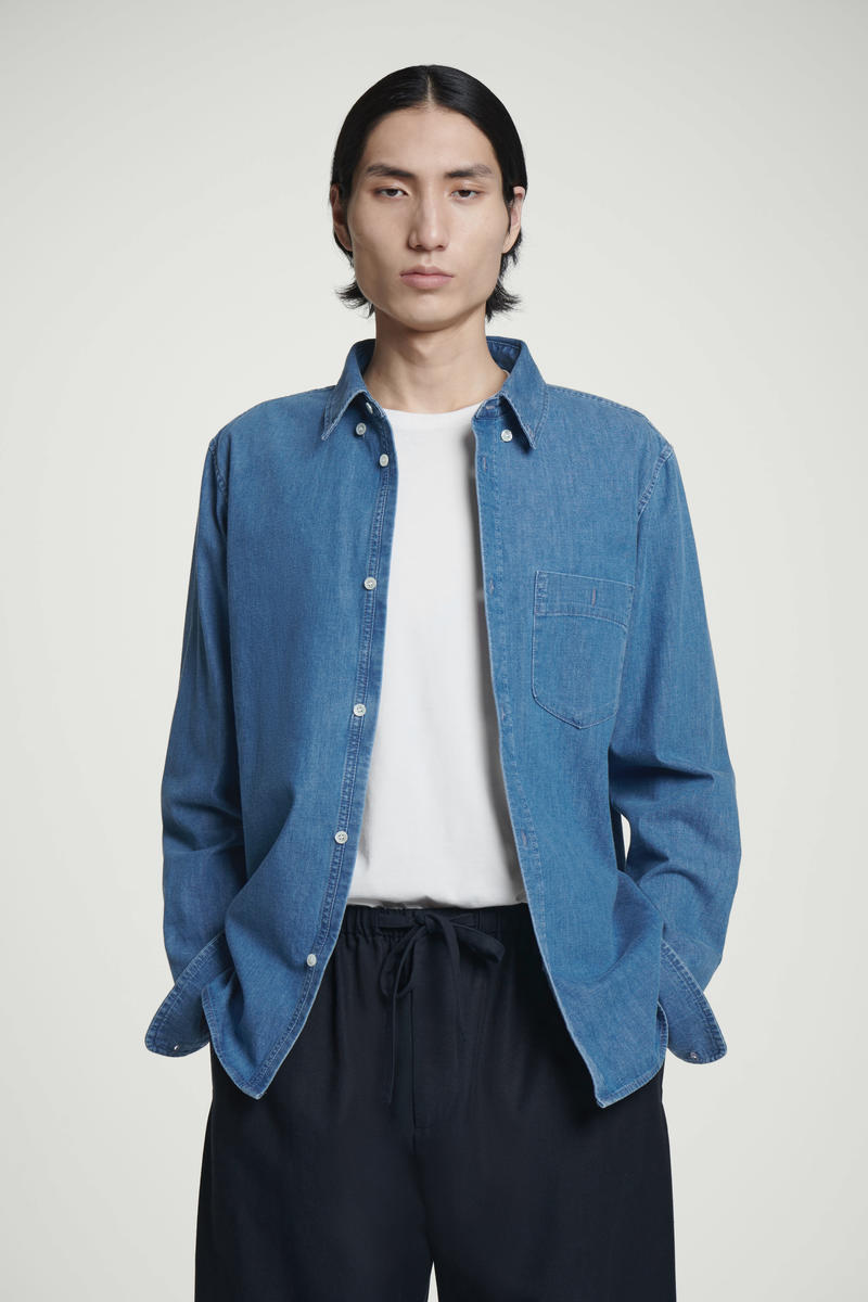 COS シャンブレーシャツ