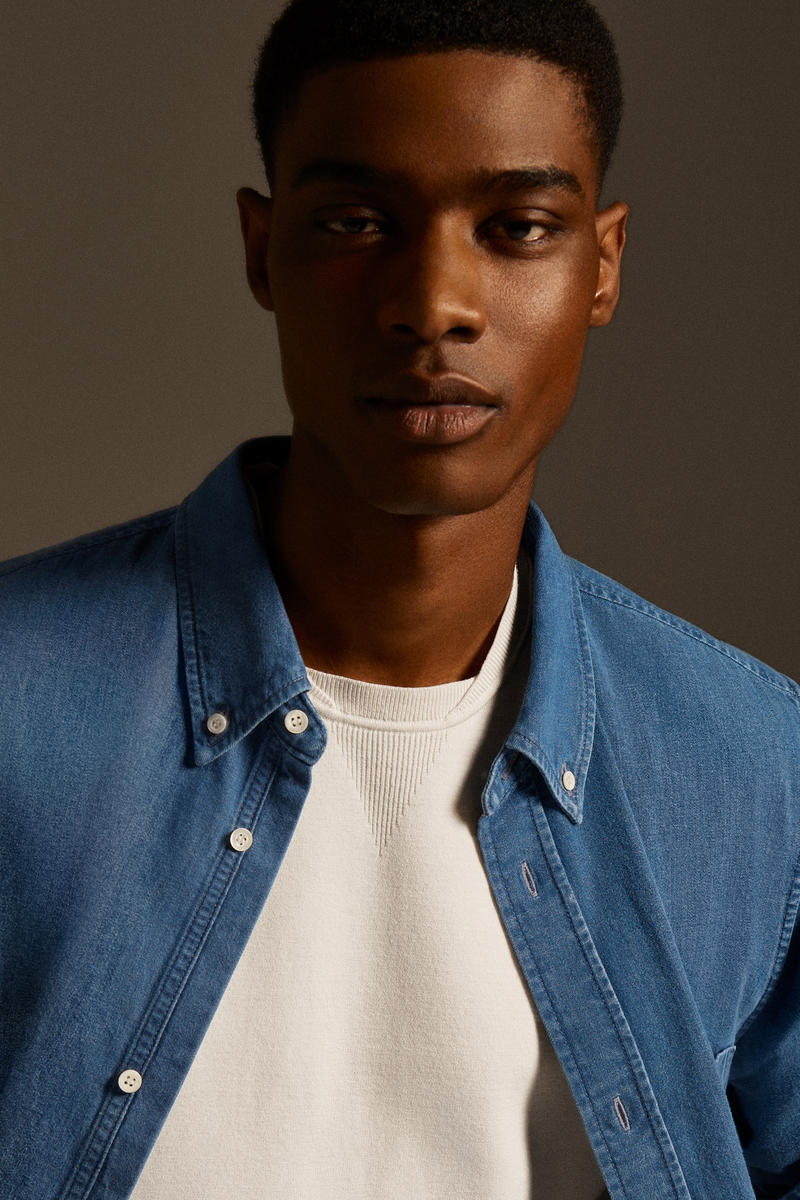 COS シャンブレーシャツ