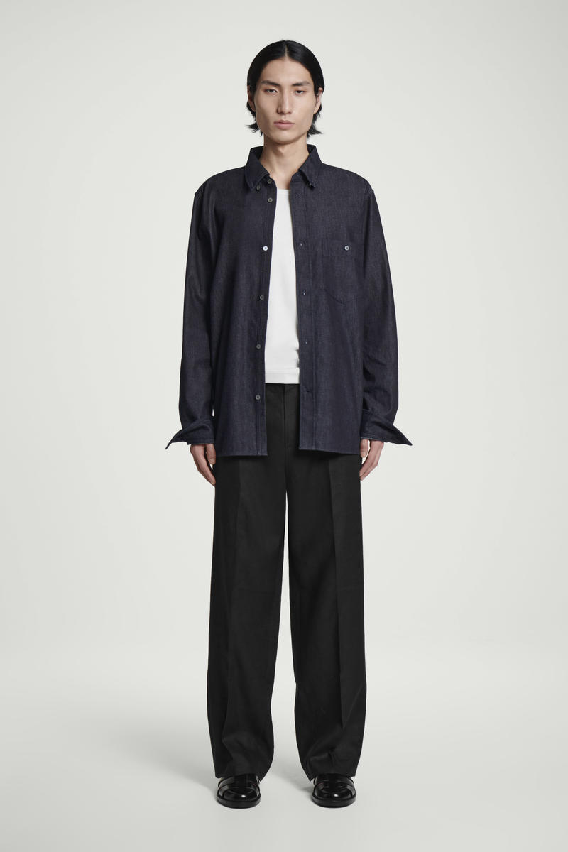 COS シャンブレーシャツ