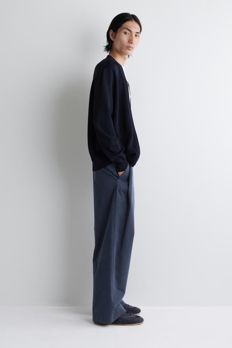 MINIMAL SUEDE TRAINERS ミニマルスエードスニーカー｜COS コス