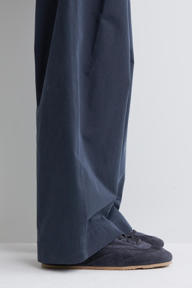 MINIMAL SUEDE TRAINERS ミニマルスエードスニーカー スチールブルー