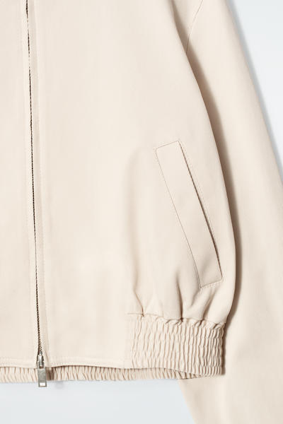 COS ファンネルネックボンバージャケット