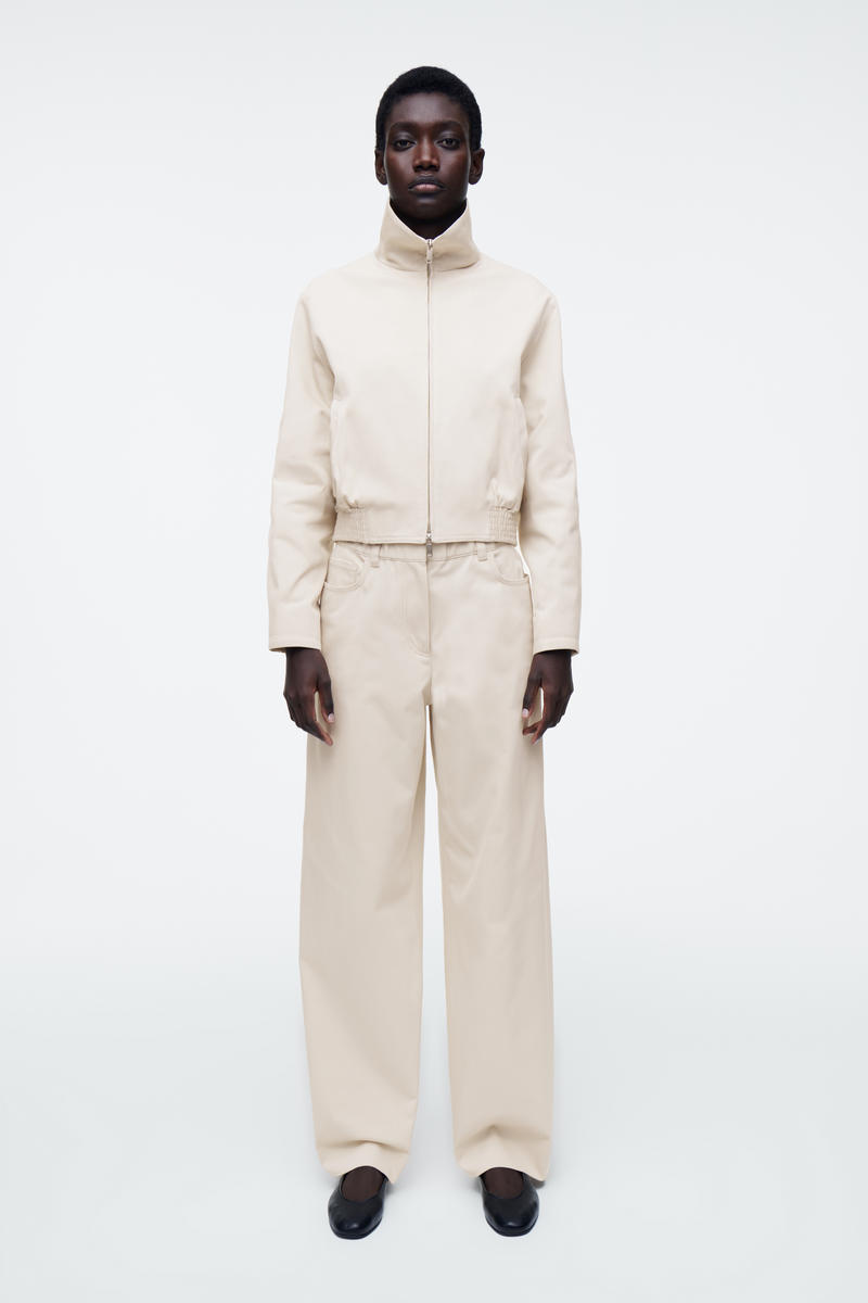 COS ファンネルネックボンバージャケット