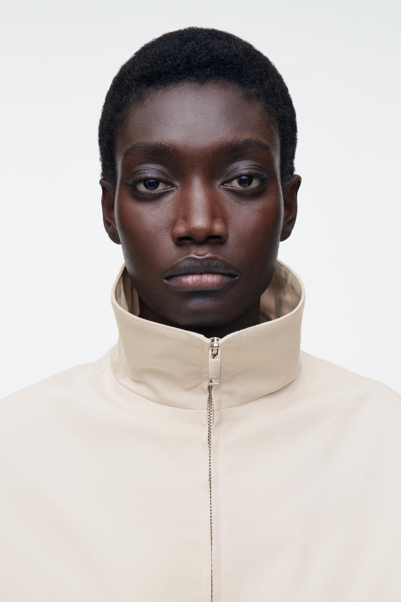 COS ファンネルネックボンバージャケット